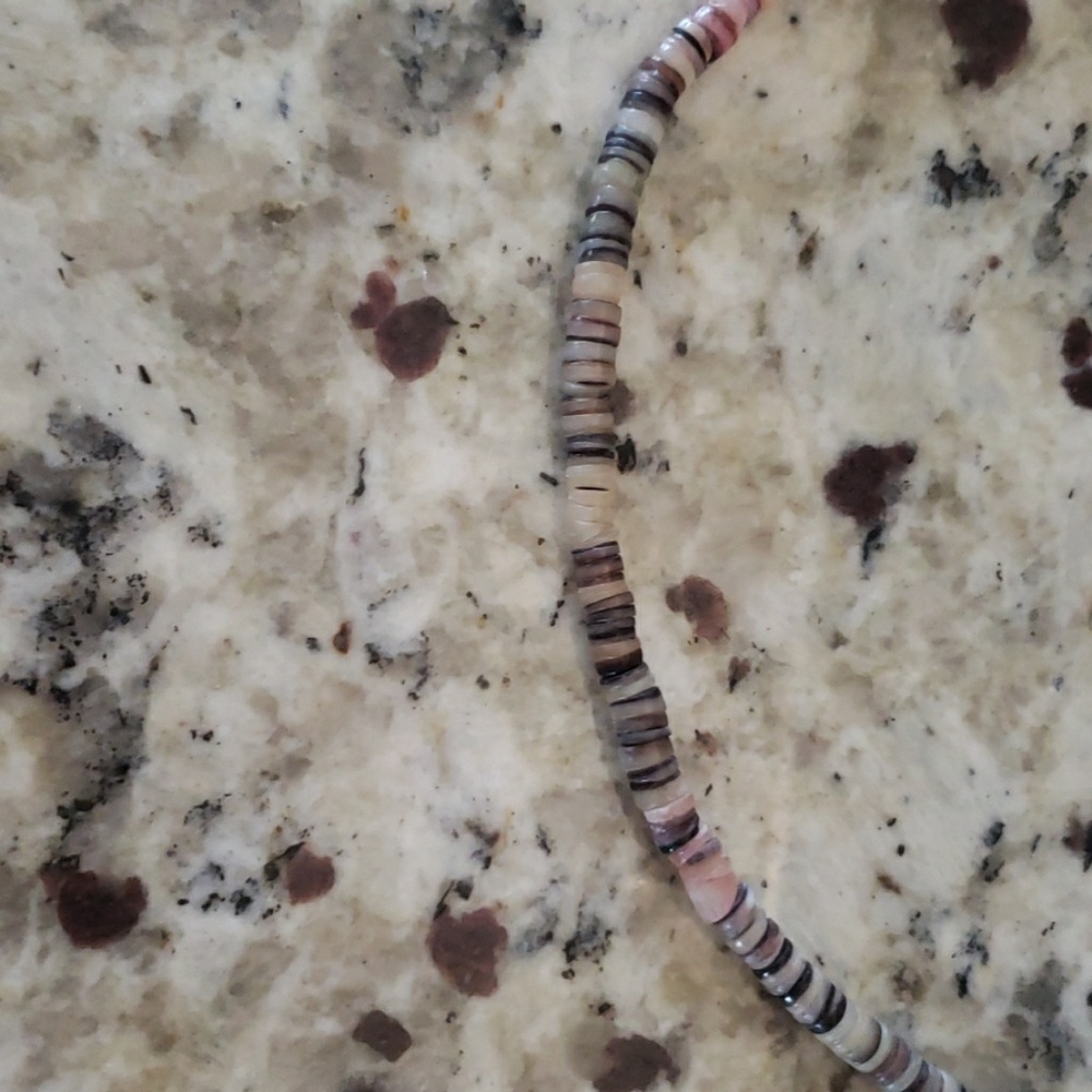 3/$20 Shell Necklace ⚓🥁 - Picture 5 of 6